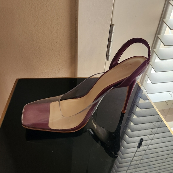 Shoes - Picture 2 of 6